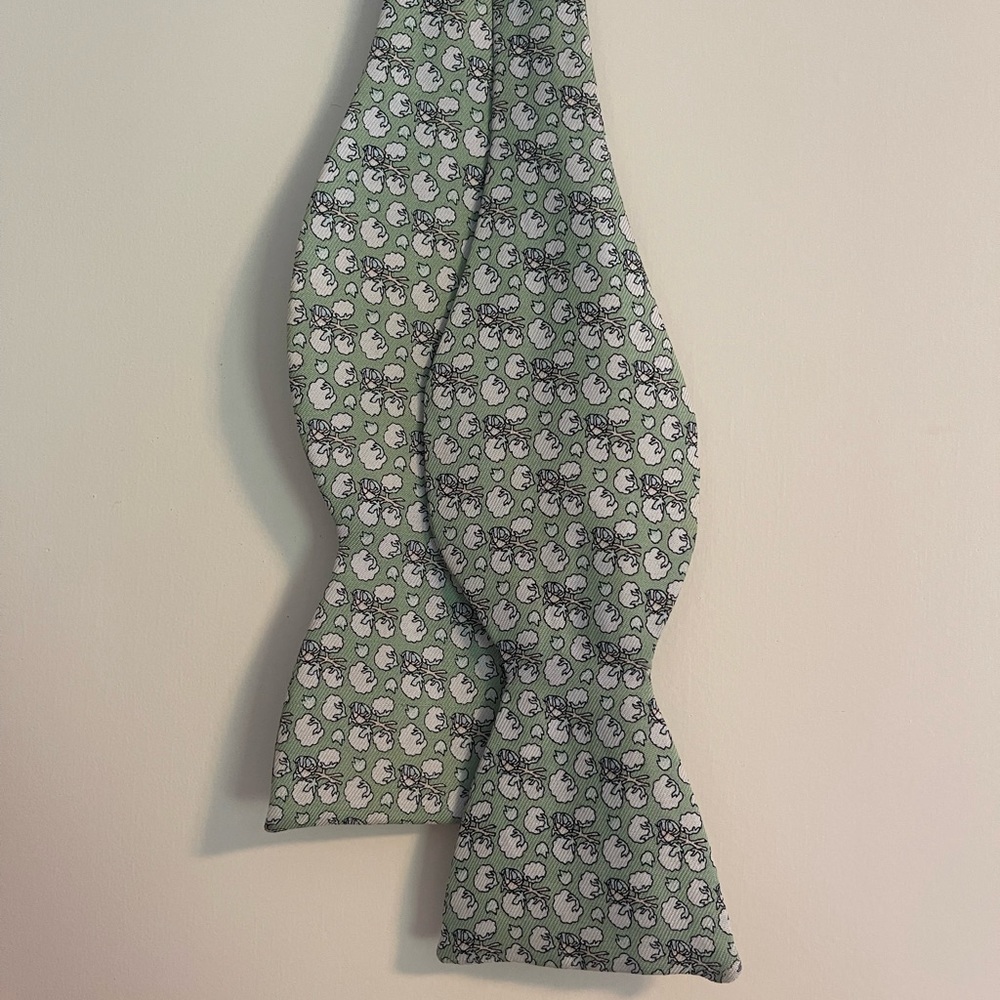 Vineyard Vines Bow Tie